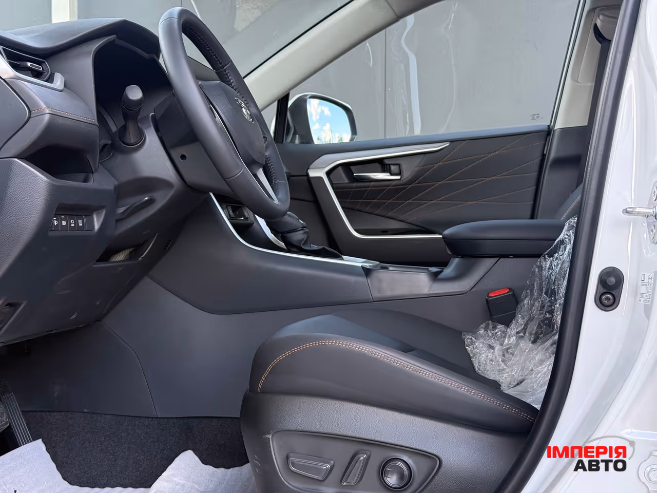Toyota RAV4 - фото 11