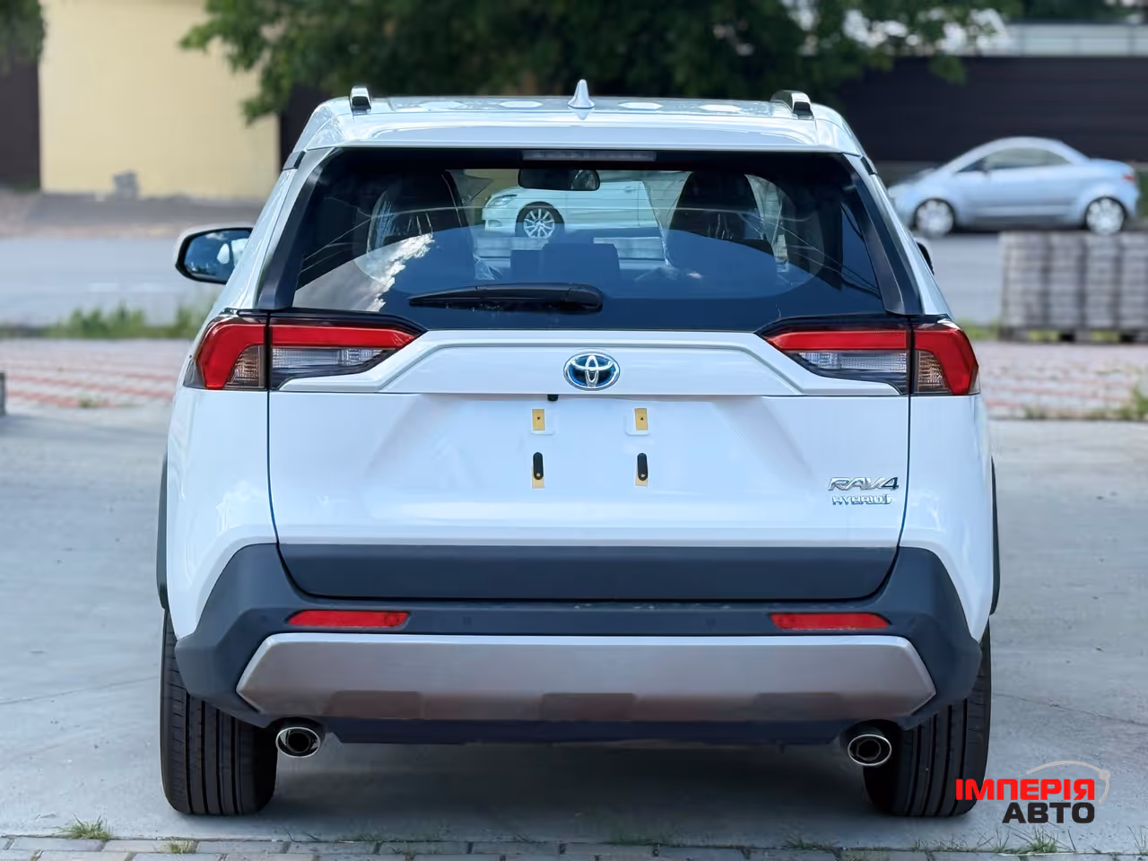 Toyota RAV4 - фото 4