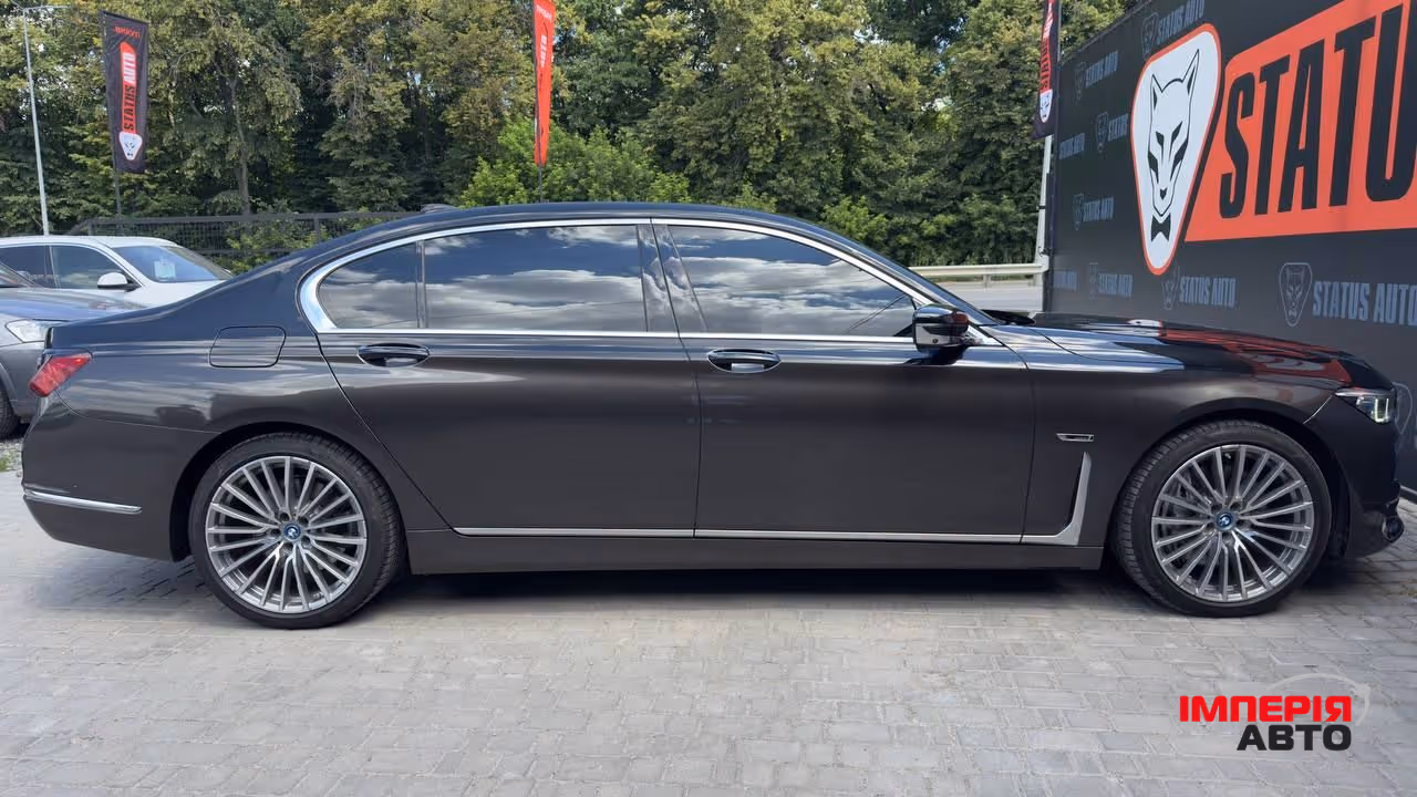 BMW 7 серії - фото 11