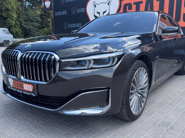 BMW 7 серії - фото 1