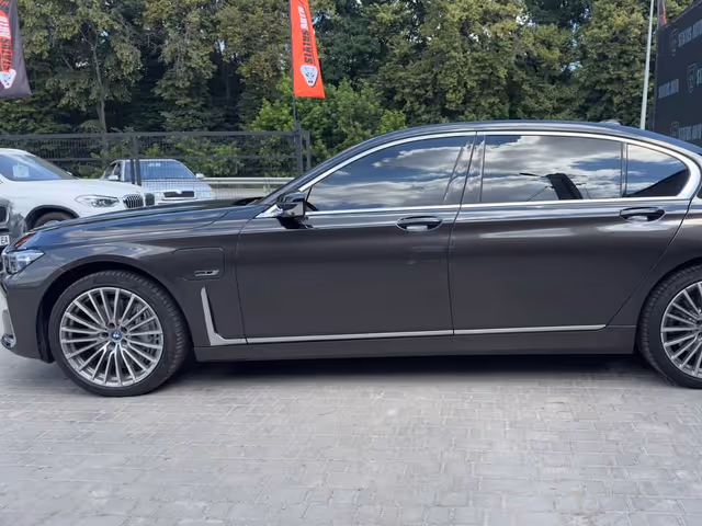 BMW 7 серії - фото 5