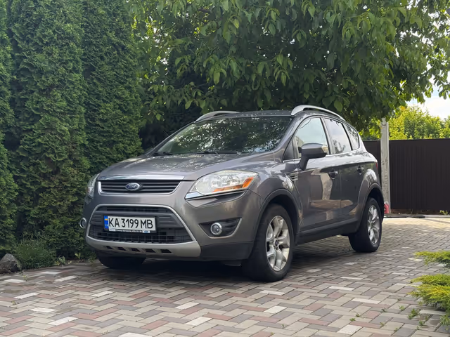 Ford Kuga - фото 1