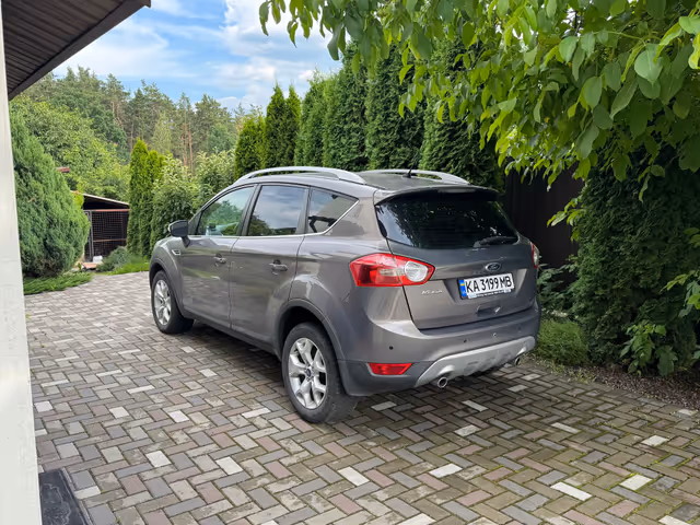 Ford Kuga - фото 4