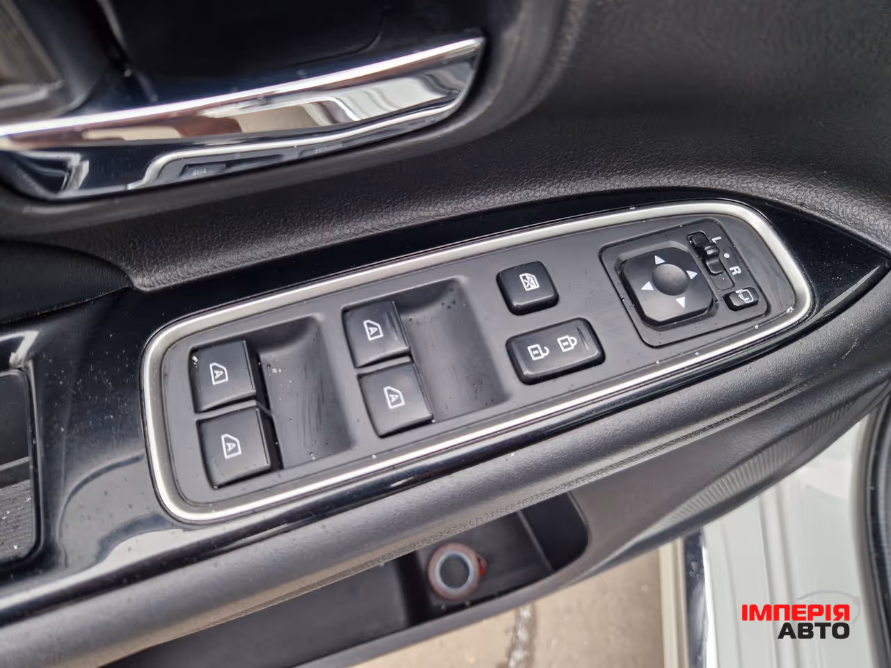 Mitsubishi Outlander - фото 28