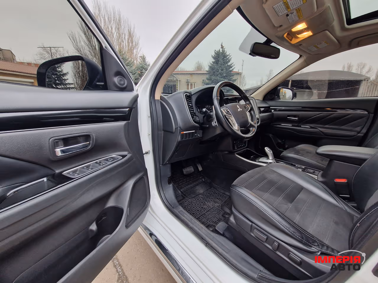Mitsubishi Outlander - фото 16
