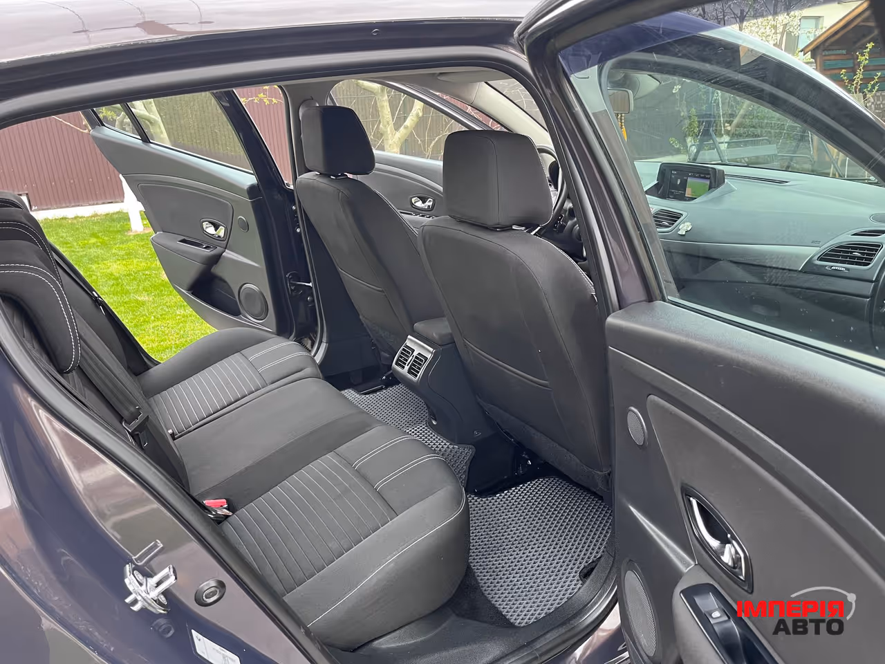 Renault Megane - фото 16