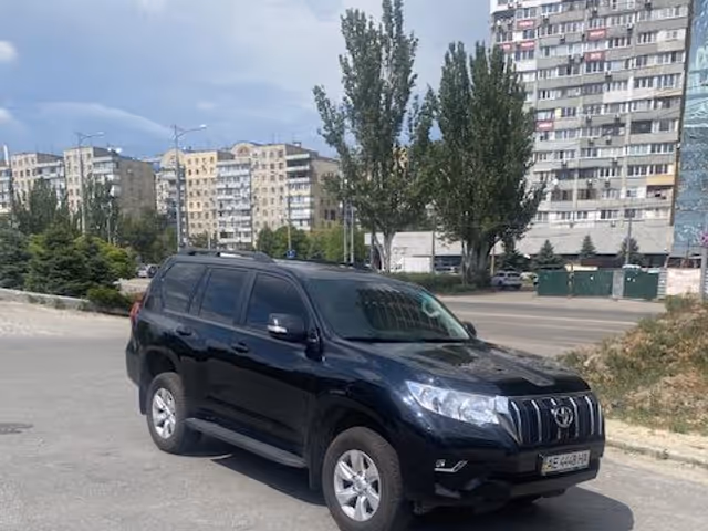 Toyota Land Cruiser Prado - фото 2