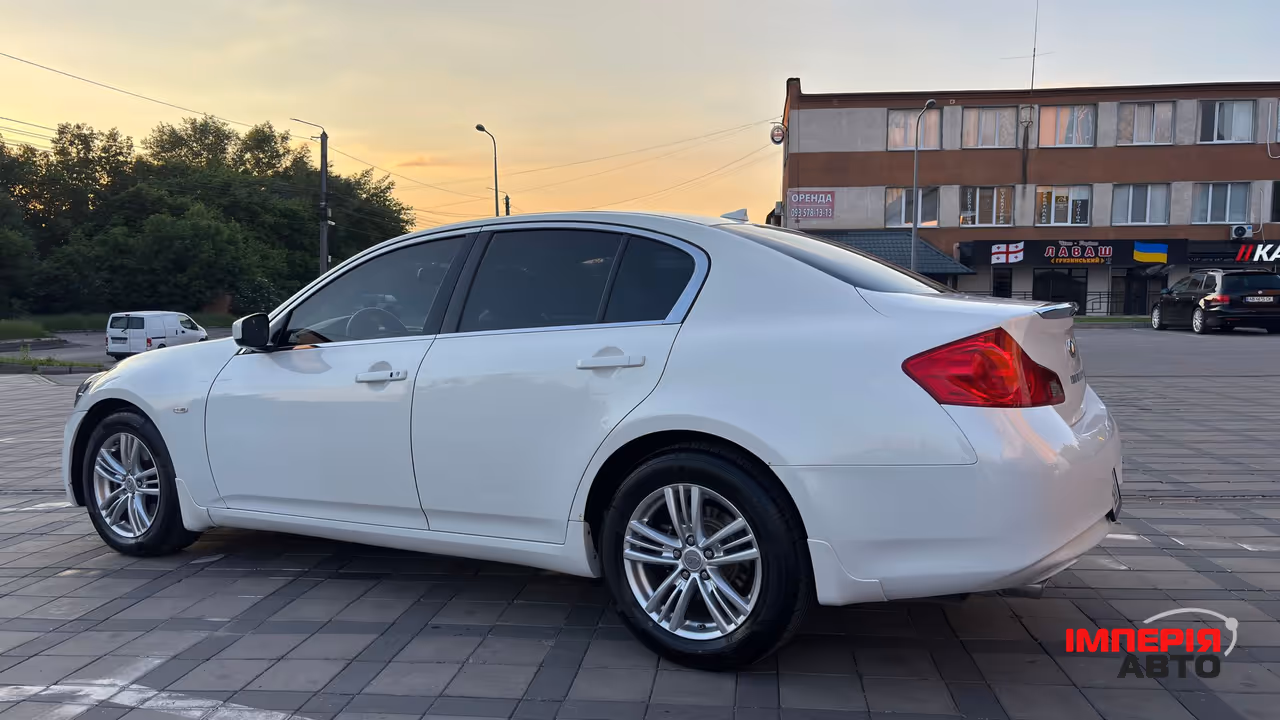 Infiniti G - фото 8