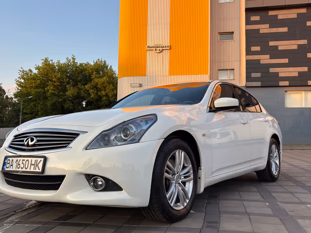 Infiniti G - фото 1