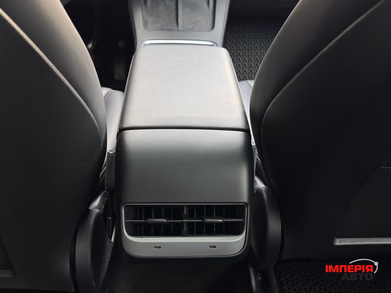 Tesla Model Y - фото 25