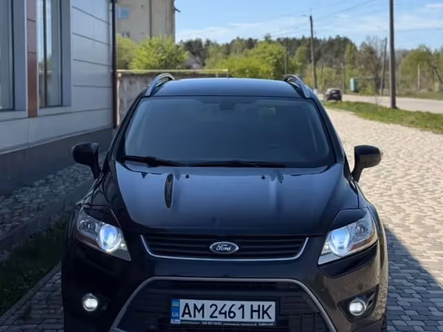 Ford Kuga - фото 1