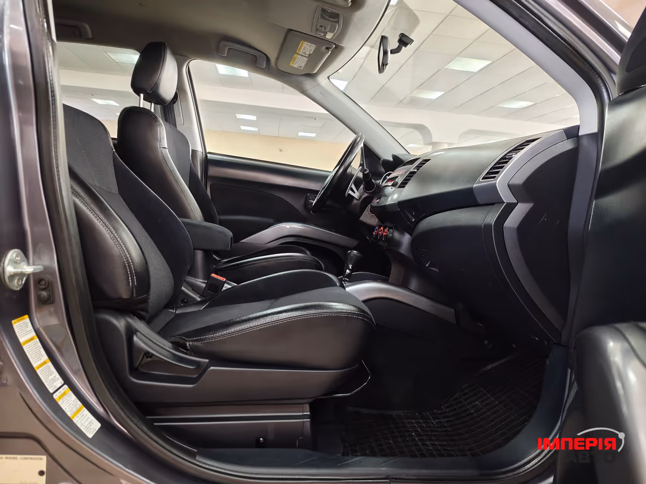 Mitsubishi Outlander - фото 10