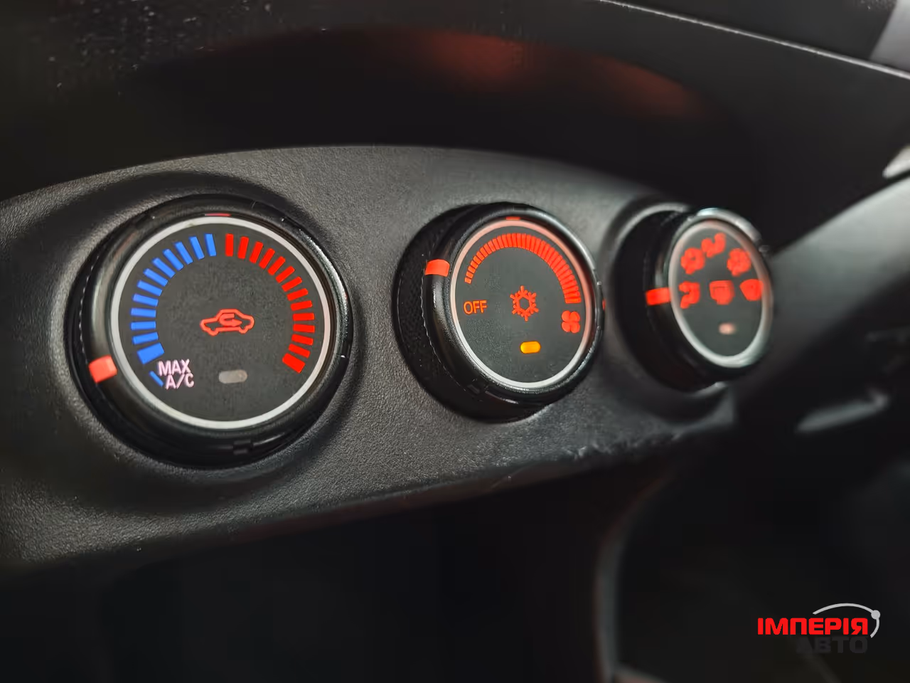 Mitsubishi Outlander - фото 15