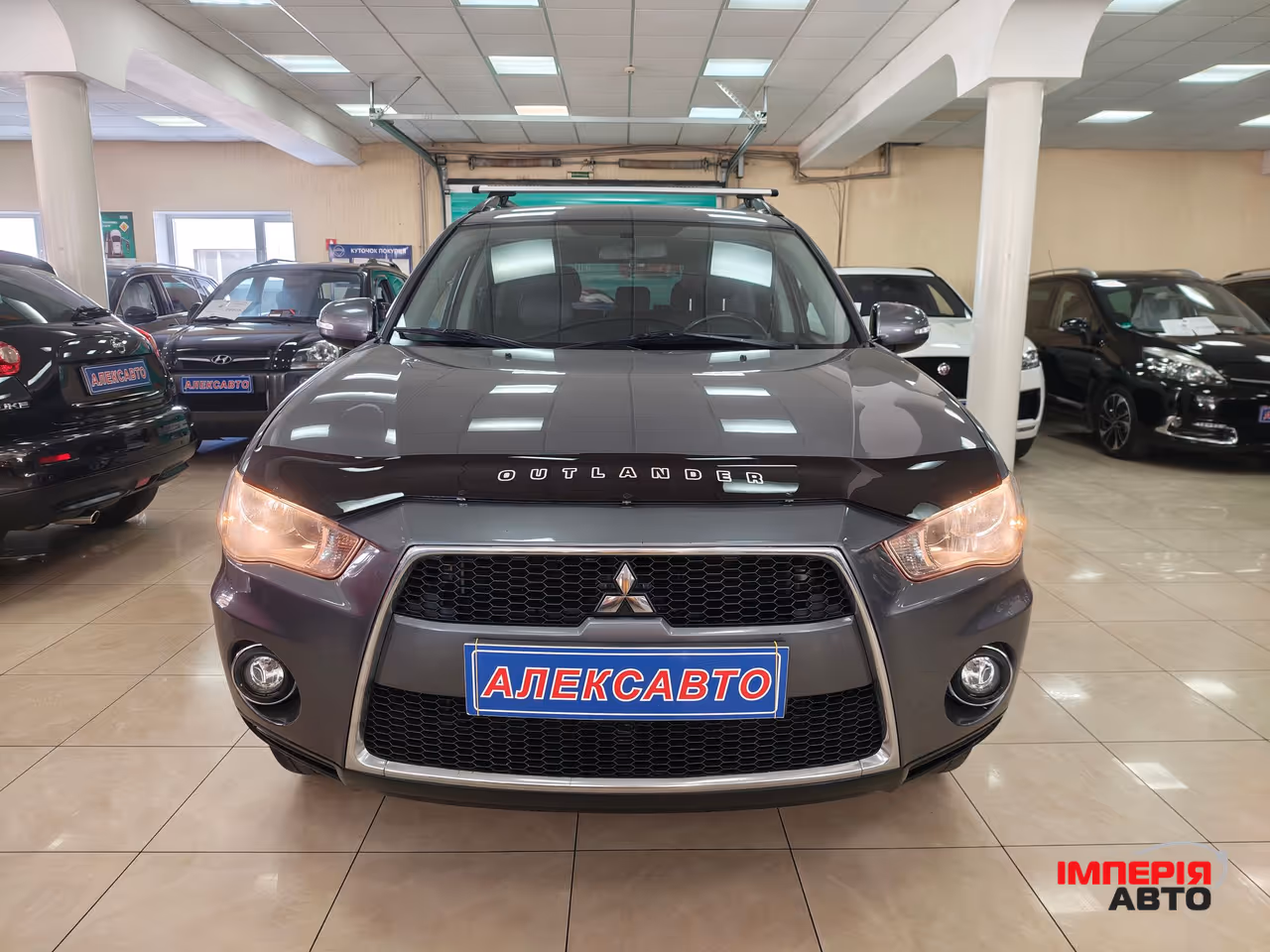 Mitsubishi Outlander - фото 2