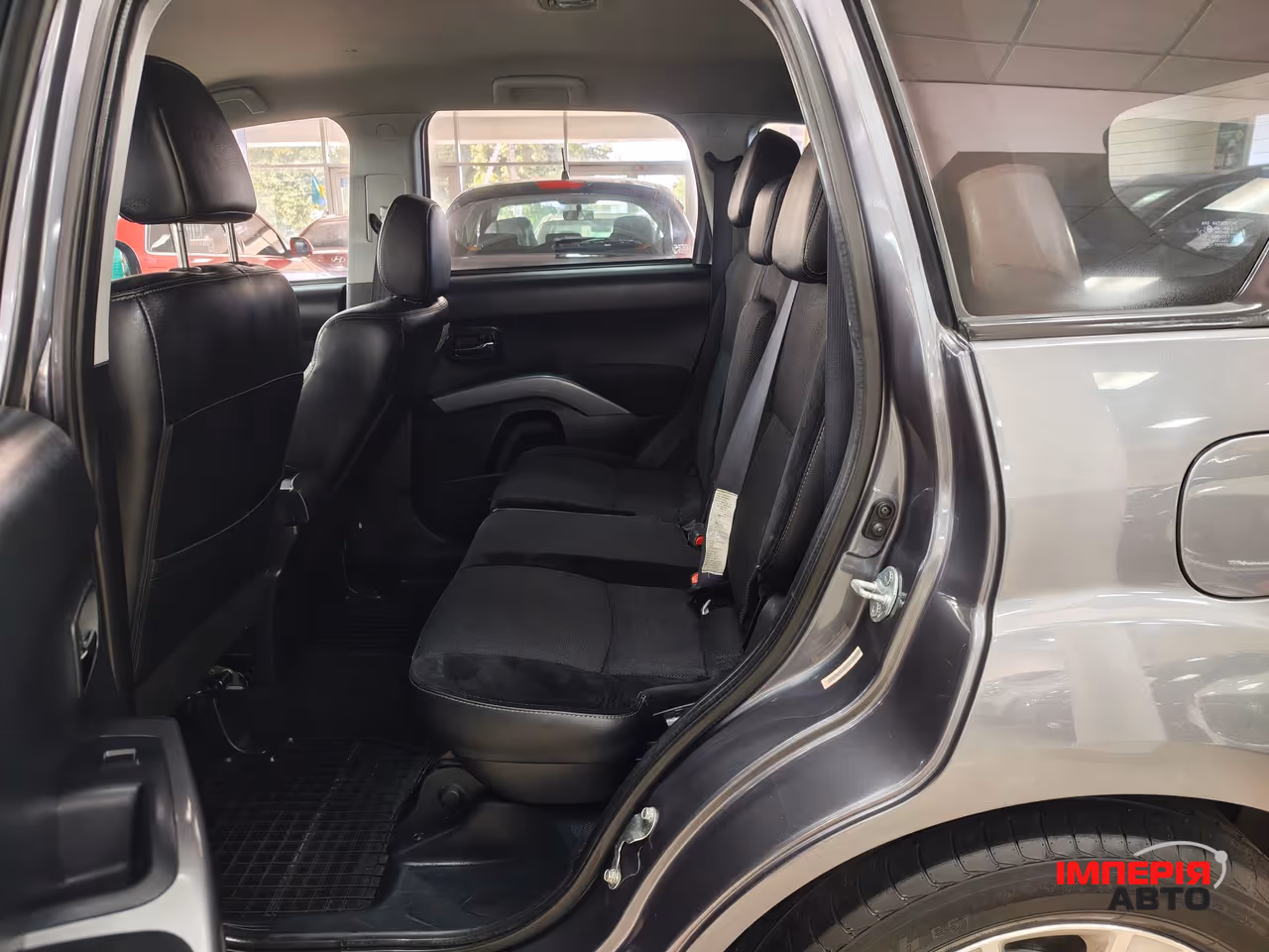 Mitsubishi Outlander - фото 11