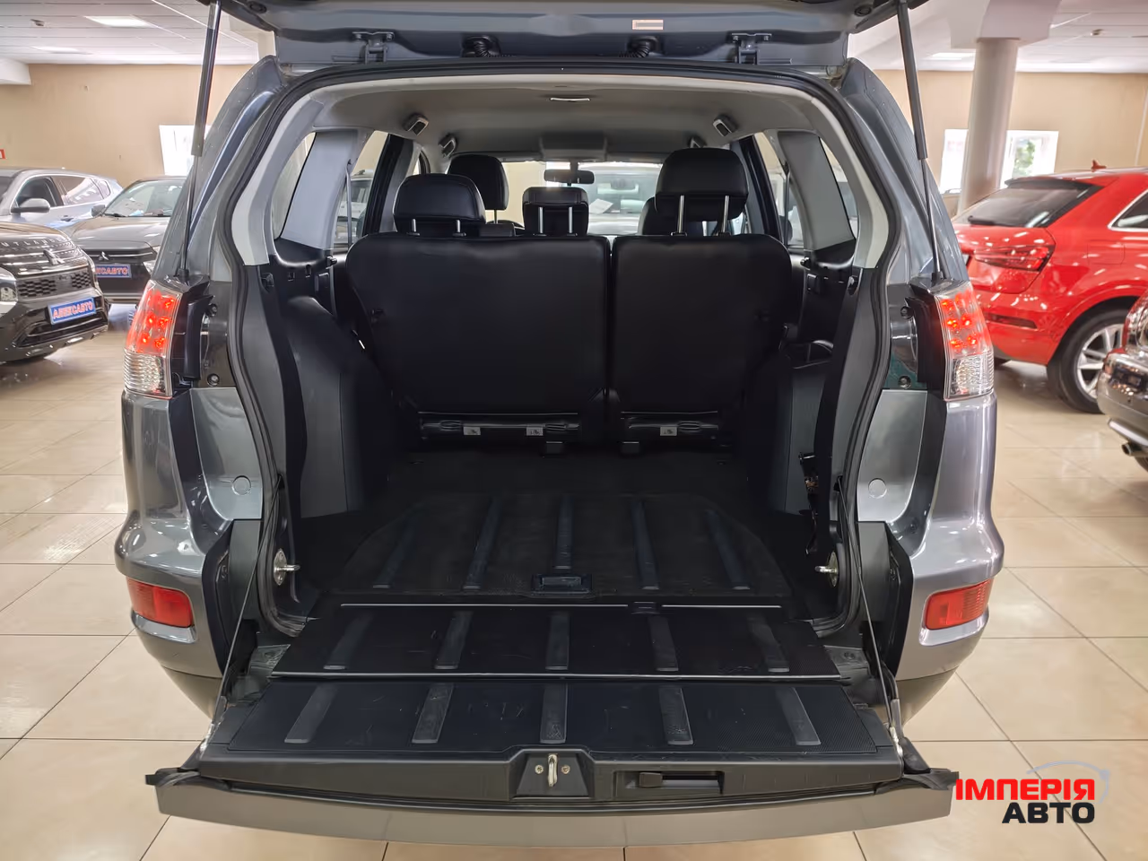 Mitsubishi Outlander - фото 8