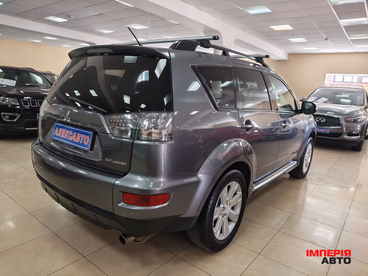 Mitsubishi Outlander - фото 9