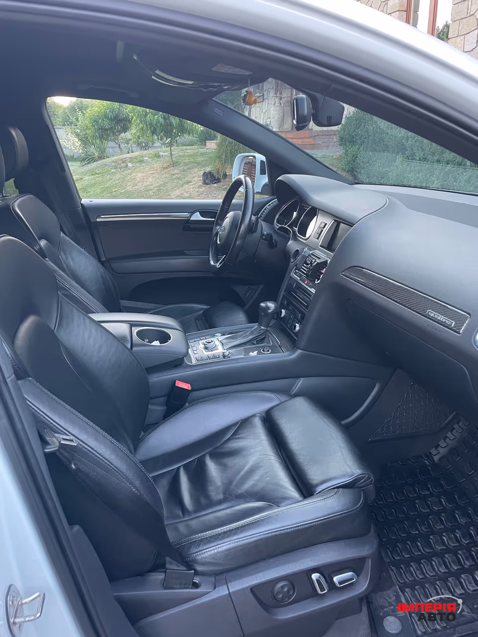 Audi Q7 - фото 10