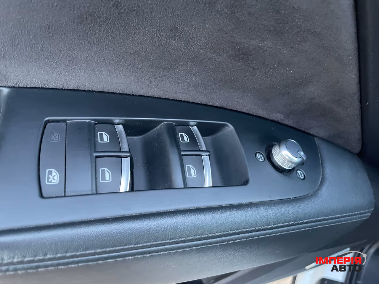 Audi Q7 - фото 9