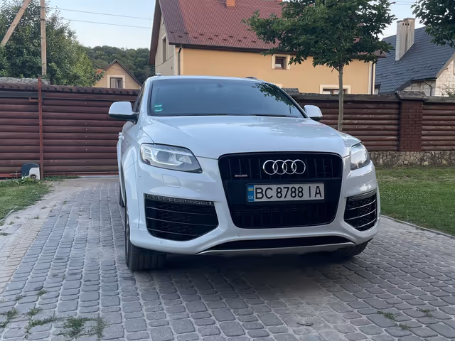 Audi Q7 - фото 1