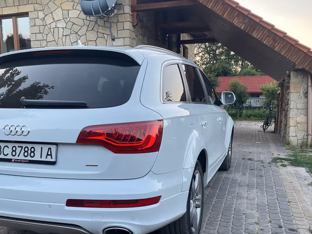 Audi Q7 - фото 4