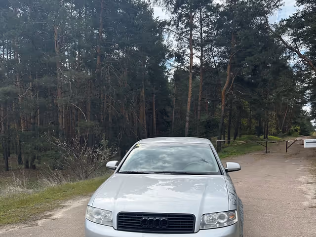 Audi A4 - фото 2