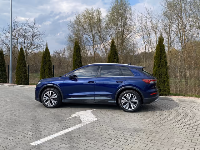 Audi Q4 e-tron - фото 5