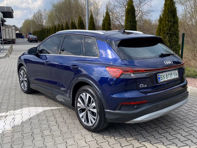 Audi Q4 e-tron - фото 4