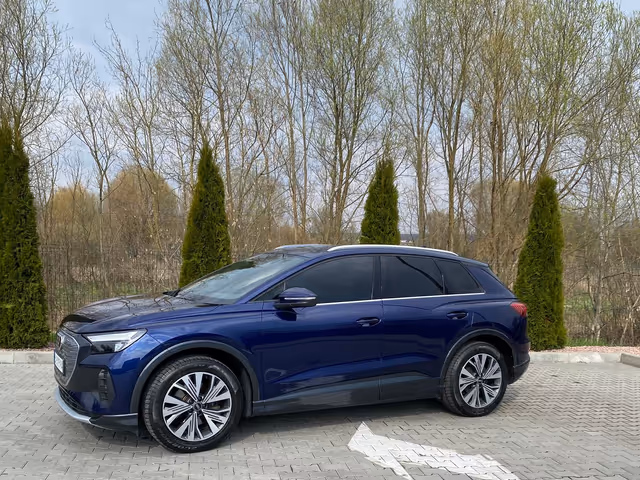 Audi Q4 e-tron - фото 3