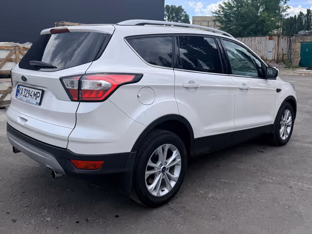 Ford Kuga - фото 4