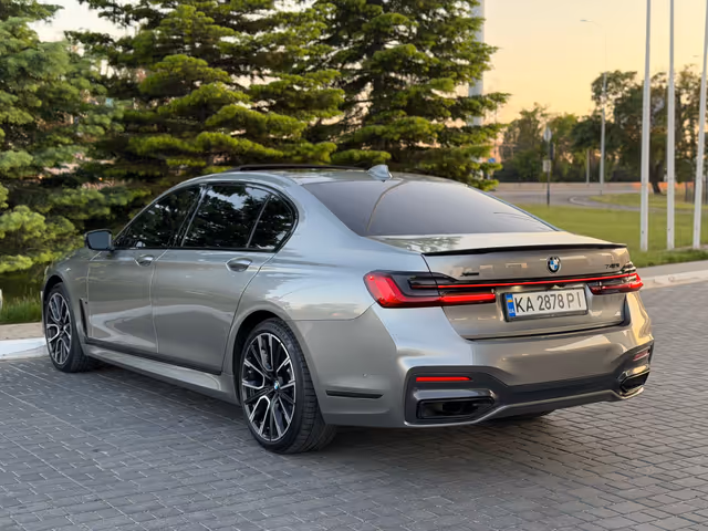 BMW 7 серії - фото 5