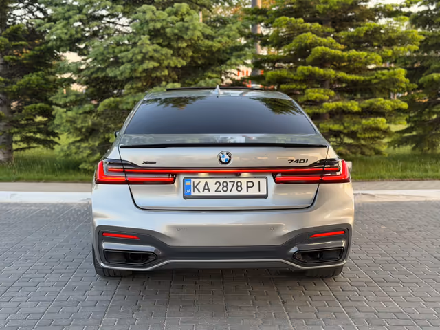 BMW 7 серії - фото 4