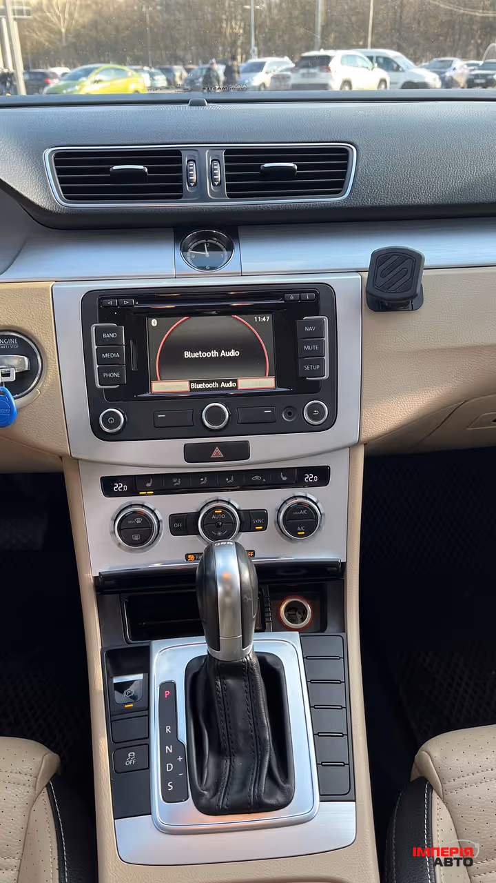 Volkswagen Passat CC - фото 11