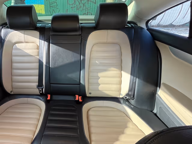 Volkswagen Passat CC - фото 5