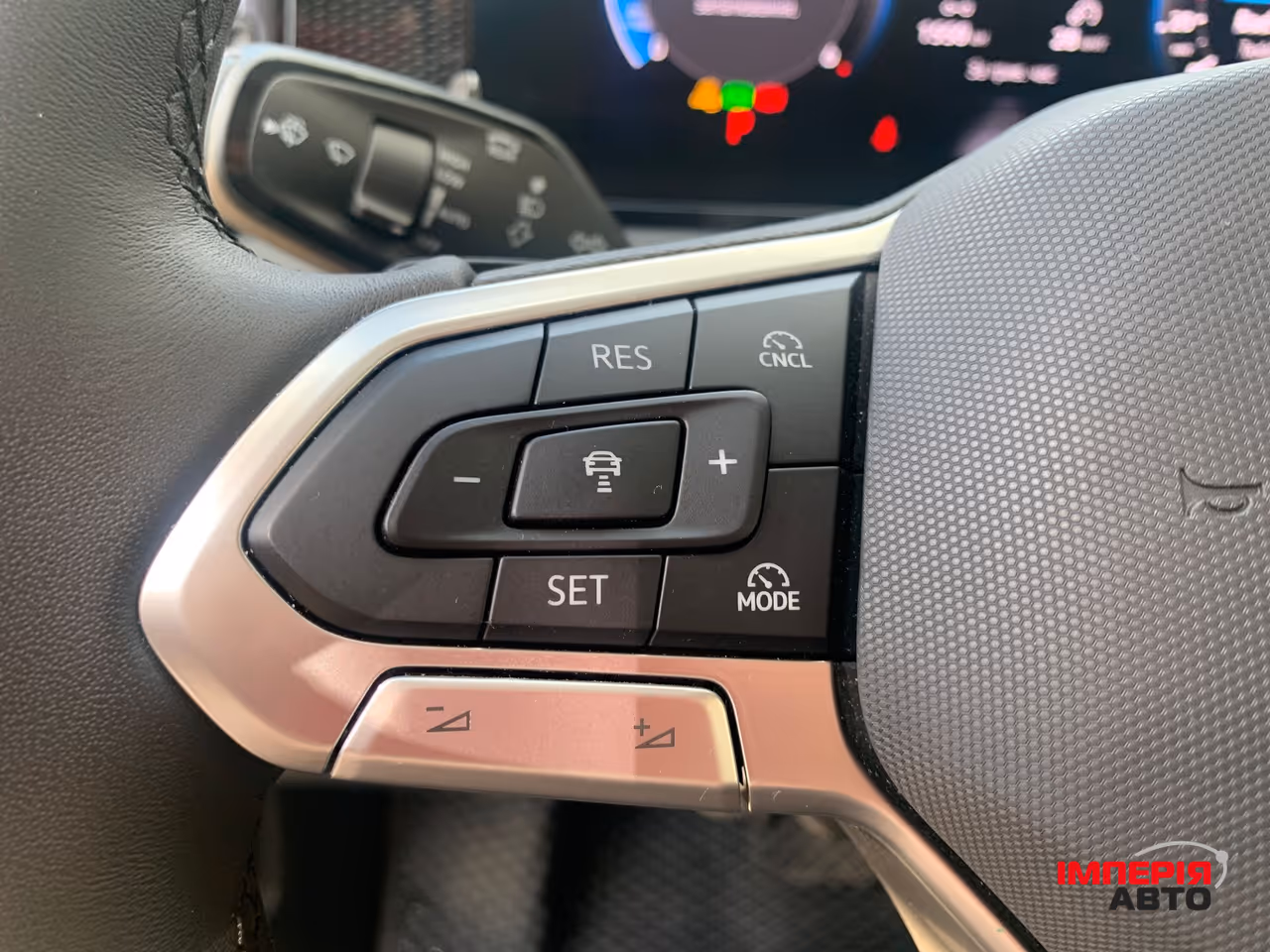Volkswagen Tiguan - фото 32