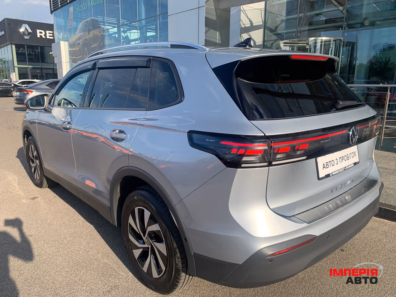 Volkswagen Tiguan - фото 9