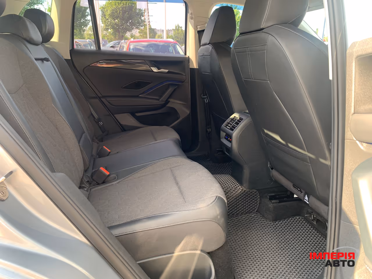 Volkswagen Tiguan - фото 20