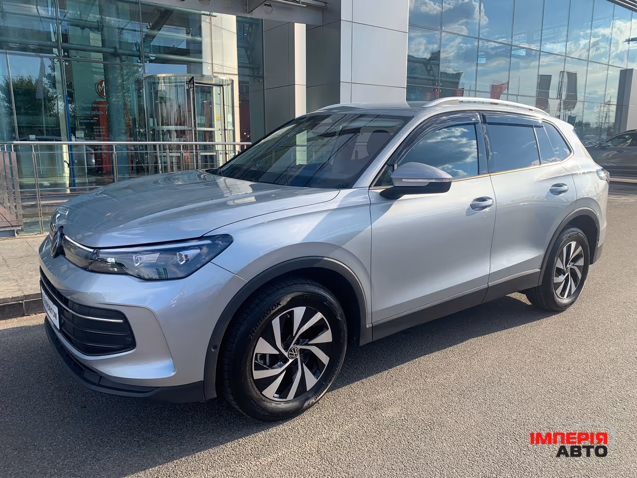 Volkswagen Tiguan - фото 2