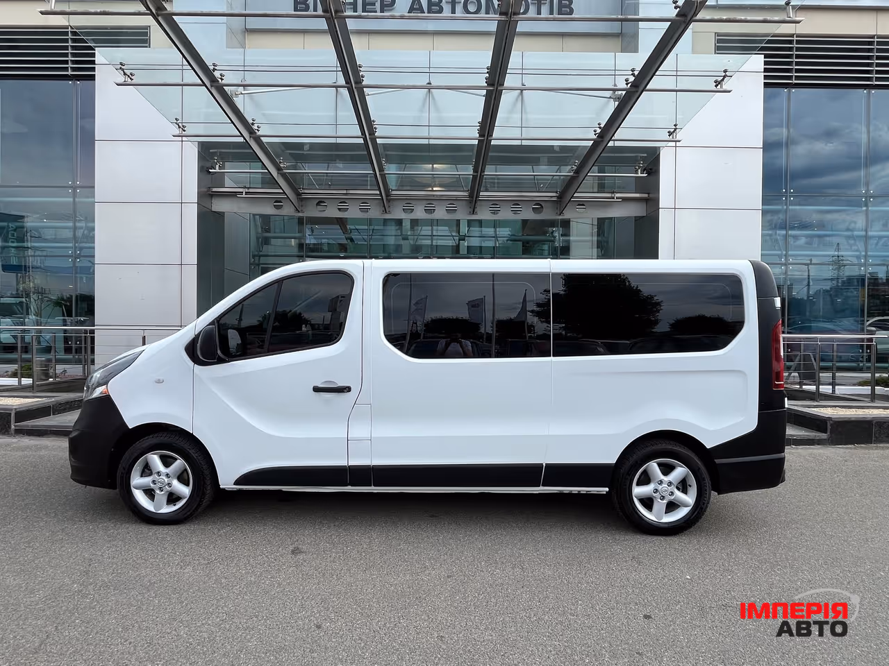Opel Vivaro - фото 9