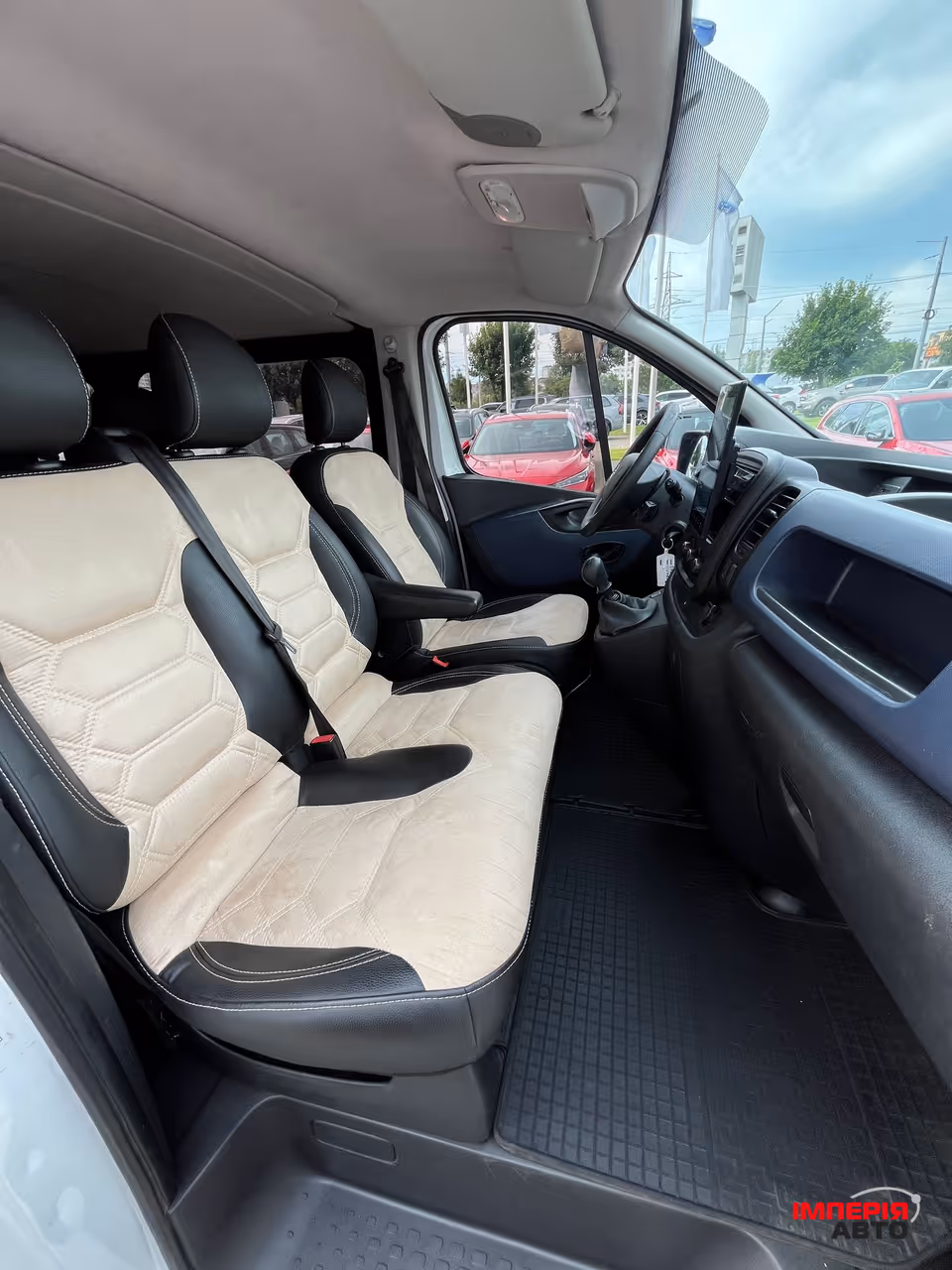Opel Vivaro - фото 17