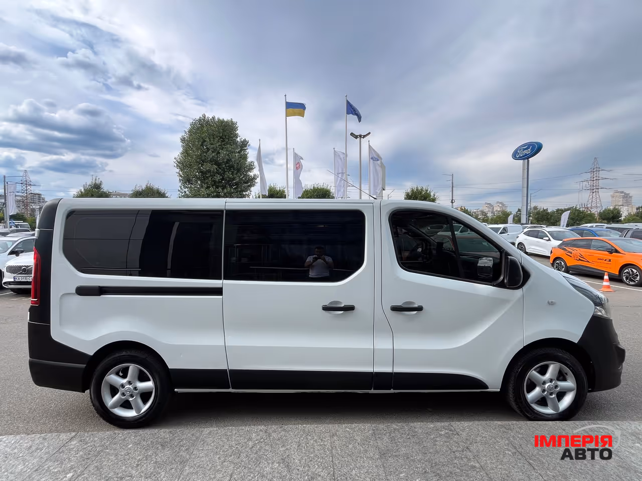 Opel Vivaro - фото 5