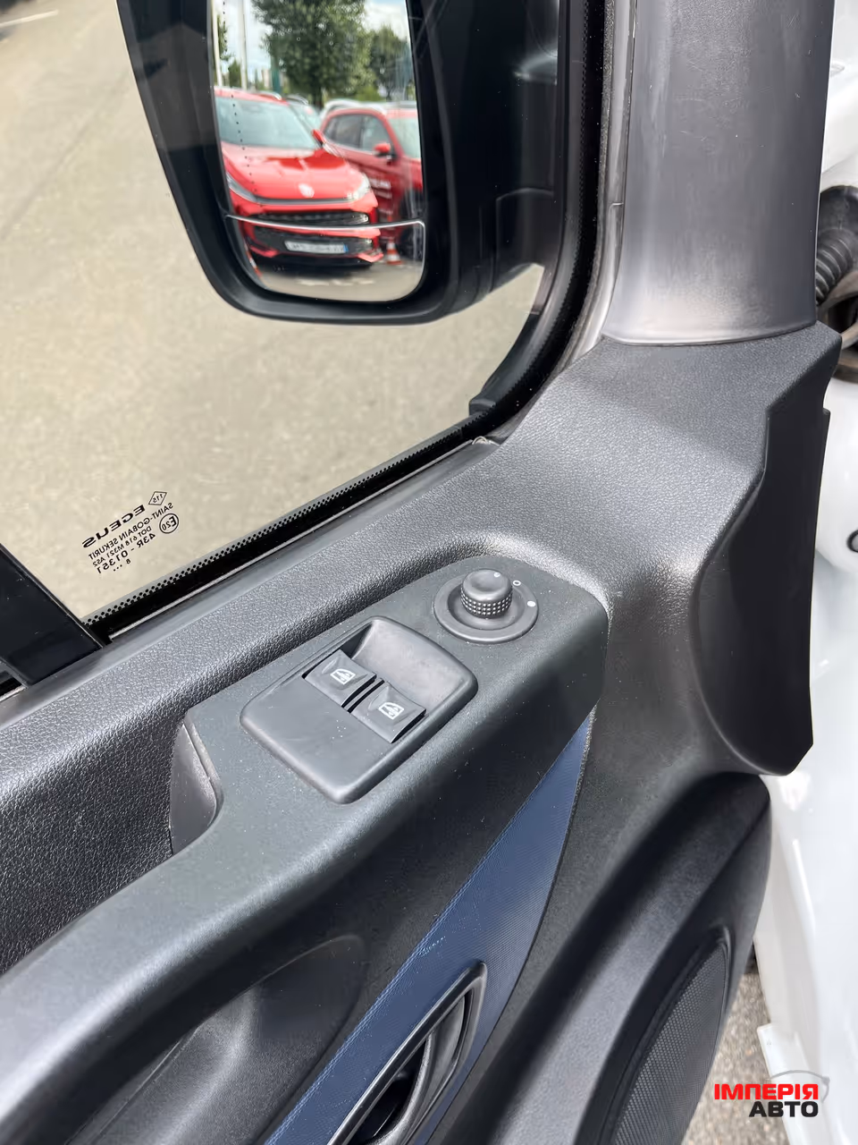 Opel Vivaro - фото 20
