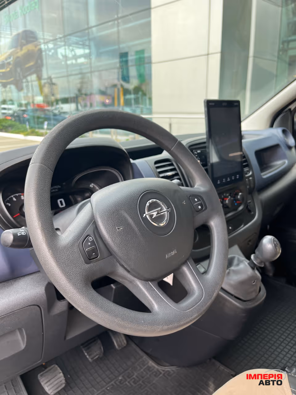 Opel Vivaro - фото 21