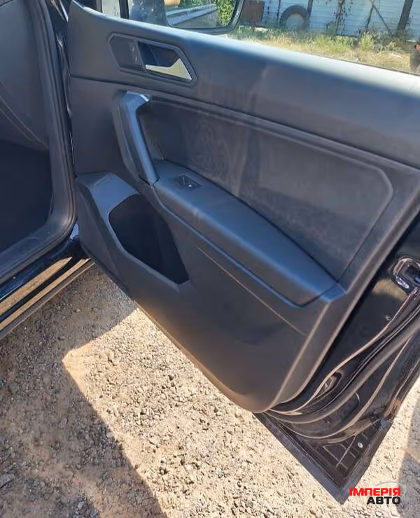 Volkswagen Tiguan - фото 12