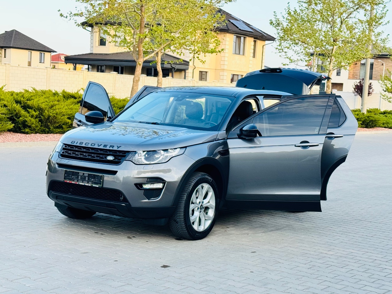 Land Rover Discovery Sport - фото 12