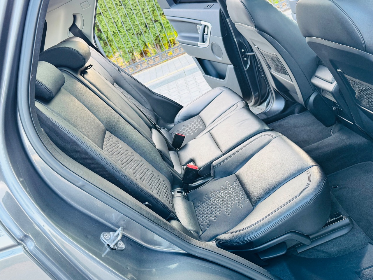 Land Rover Discovery Sport - фото 17