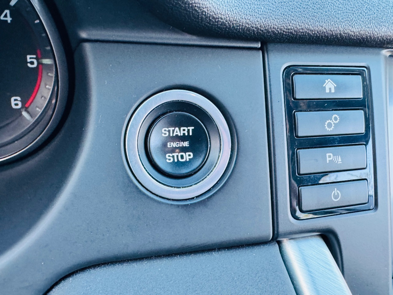 Land Rover Discovery Sport - фото 9