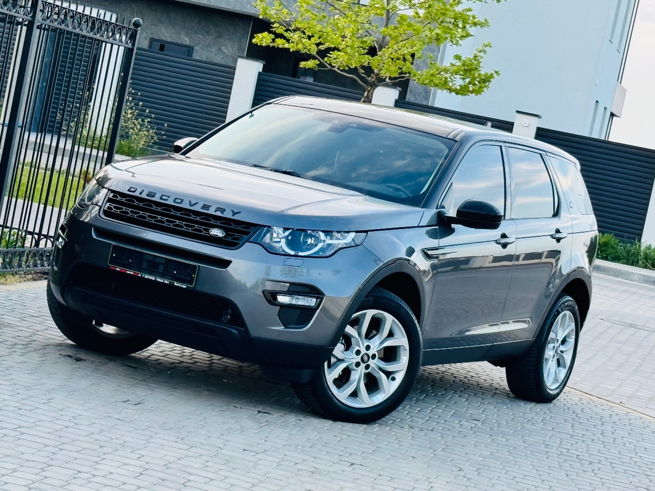 Land Rover Discovery Sport - фото 16