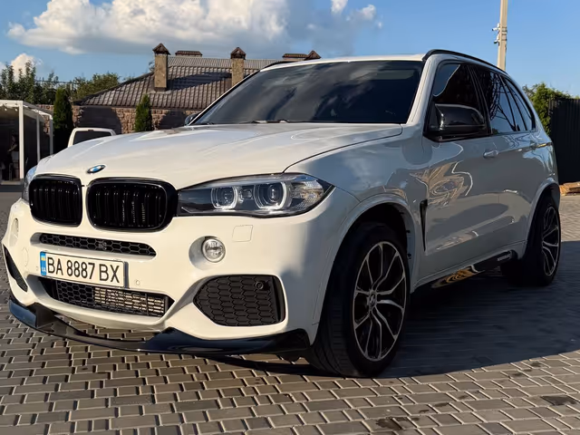 BMW X5 - фото 1