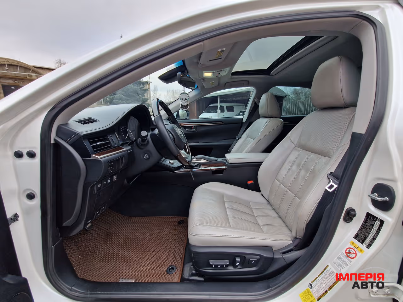 Lexus ES - фото 16